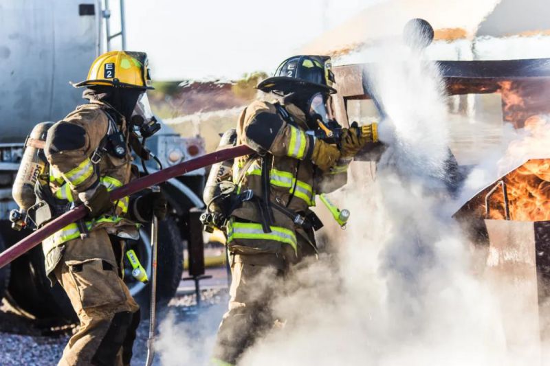 The application of reflective materials in firefighting suits