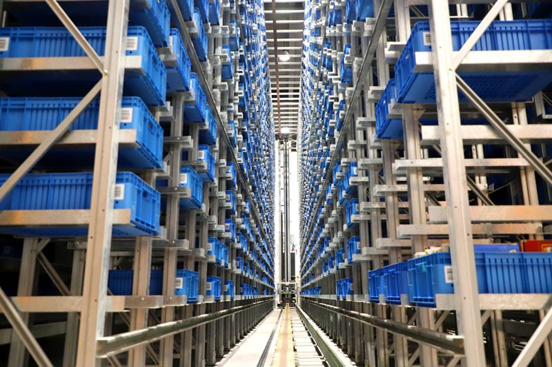 Intelligent three-dimensional warehouse